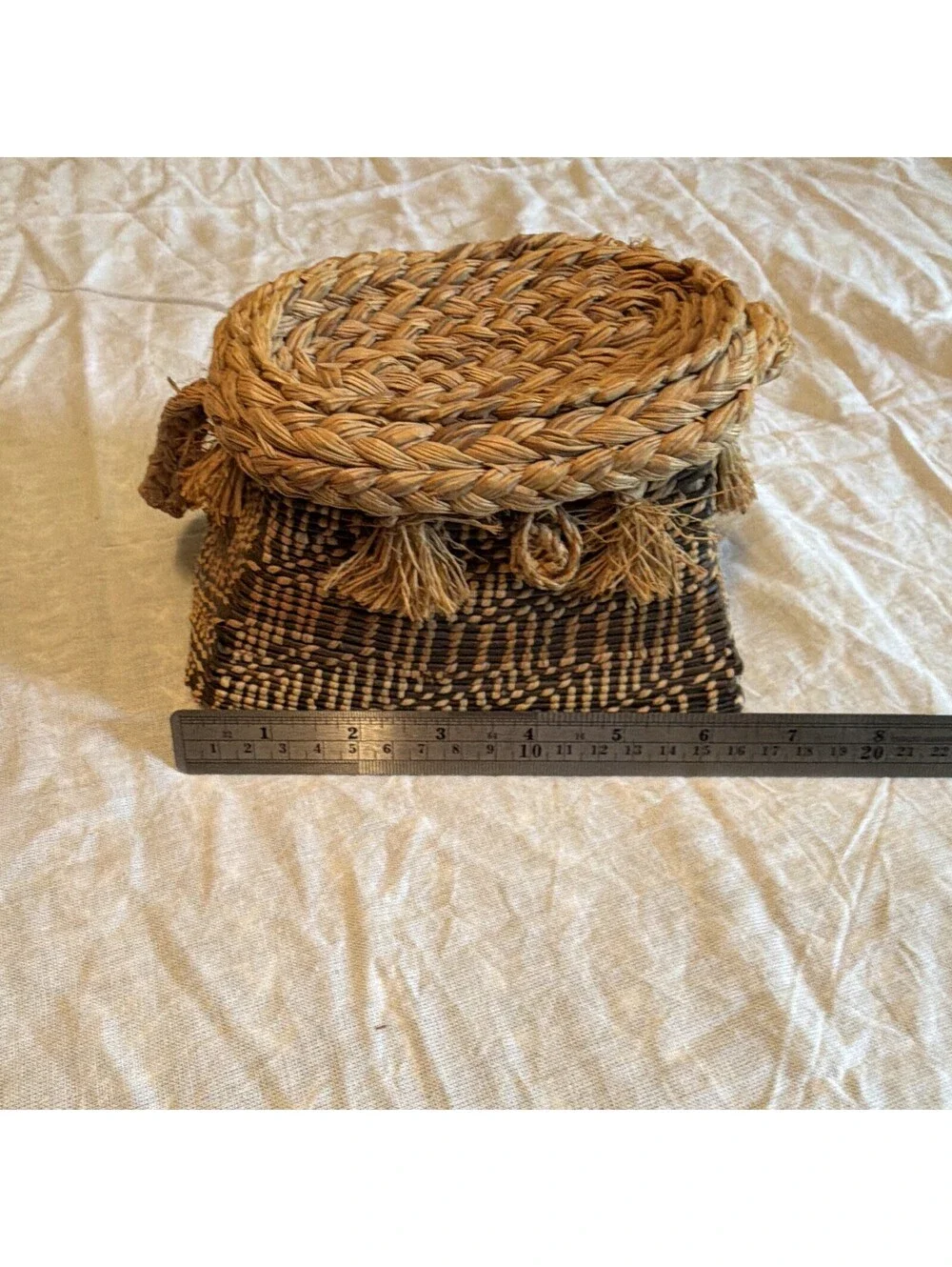 Vintage Handwoven Basket Purse Natural Fiber Geometric Tassel Shoulder Bag